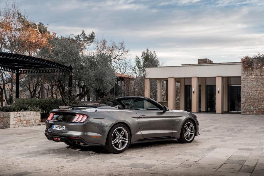  Ford Mustang GT Convertible 2017 года  (EU) (фото 32 из 34)